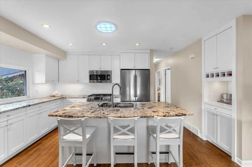 3 Walnut Drive SW