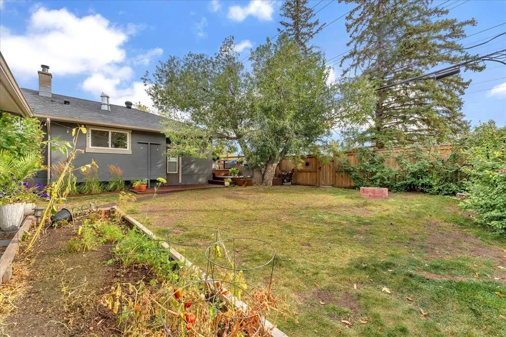 3 Walnut Drive SW
