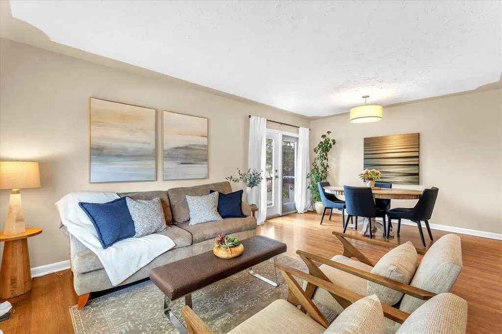 3 Walnut Drive SW