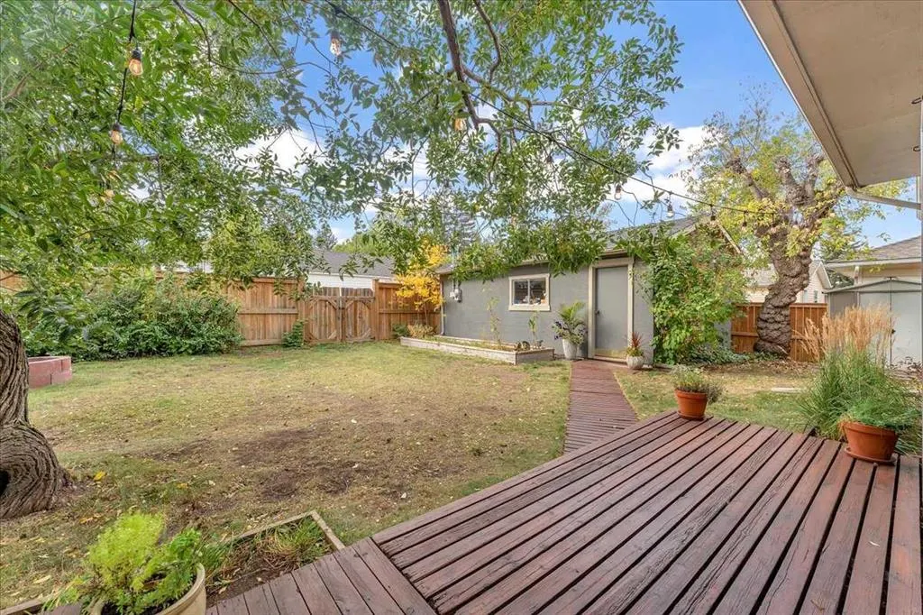 3 Walnut Drive SW