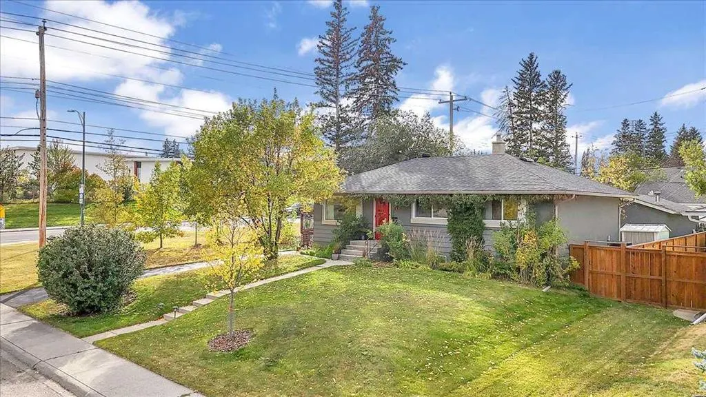 3 Walnut Drive SW