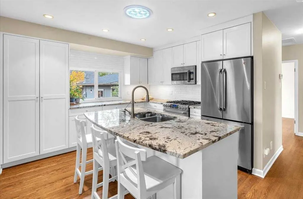 3 Walnut Drive SW