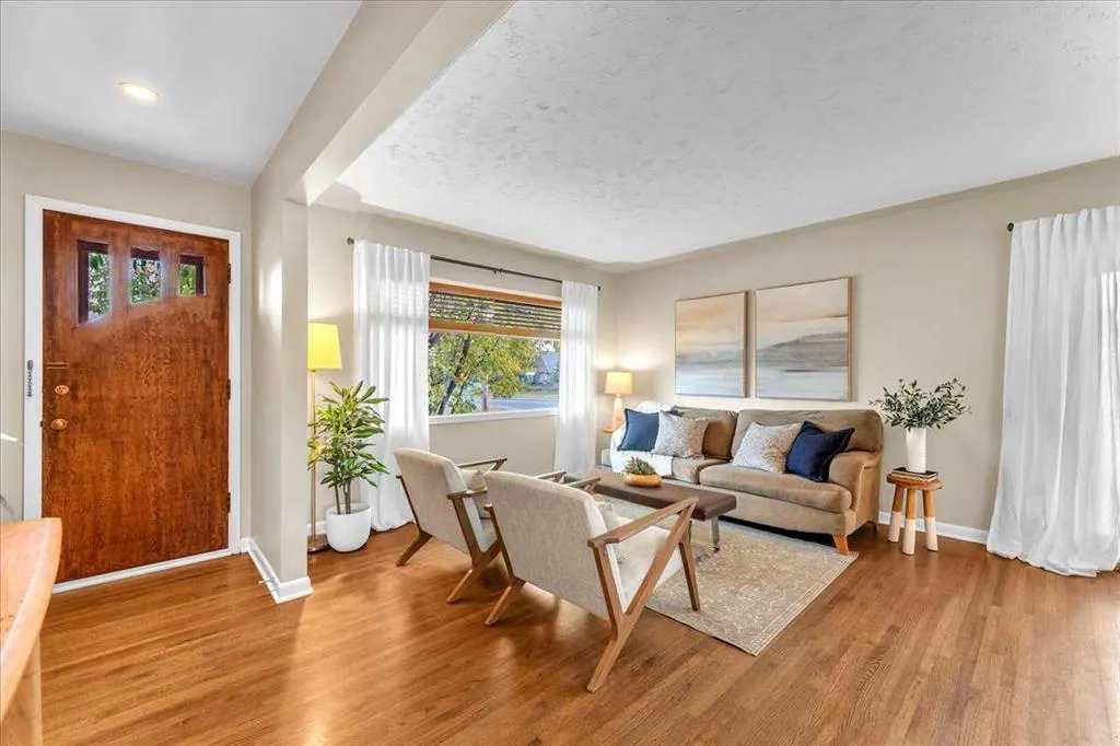 3 Walnut Drive SW