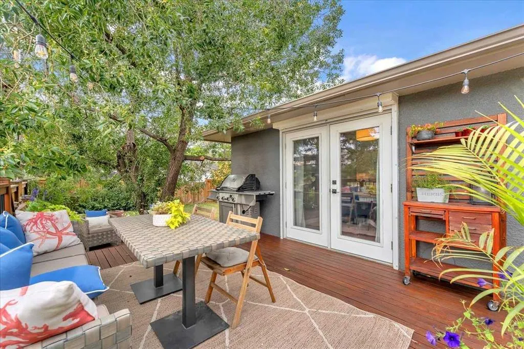 3 Walnut Drive SW