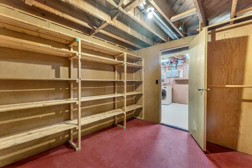 3 Walnut Drive SW