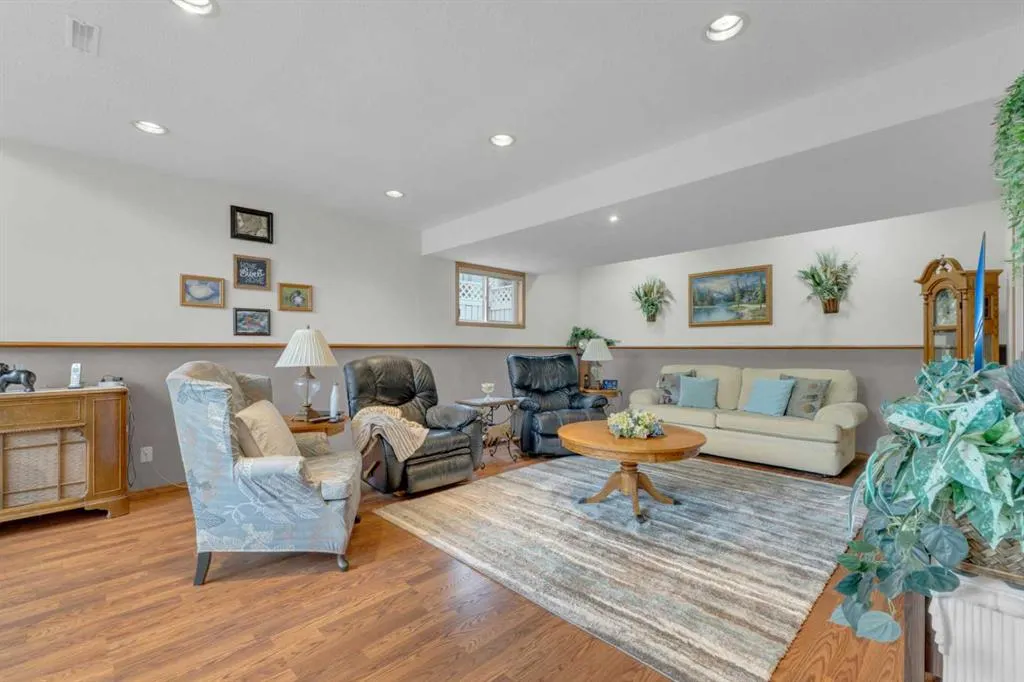 18 Asmundsen Close