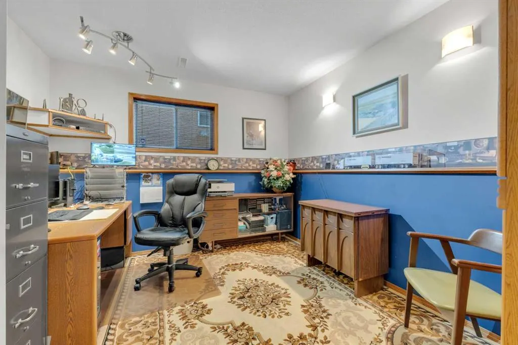18 Asmundsen Close
