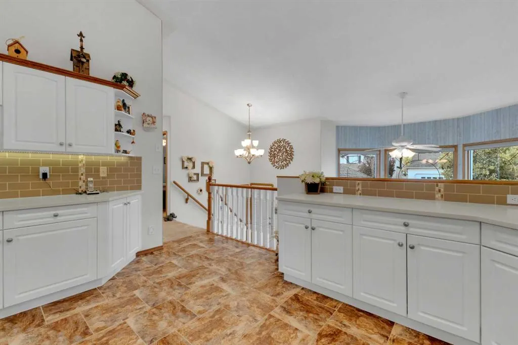 18 Asmundsen Close