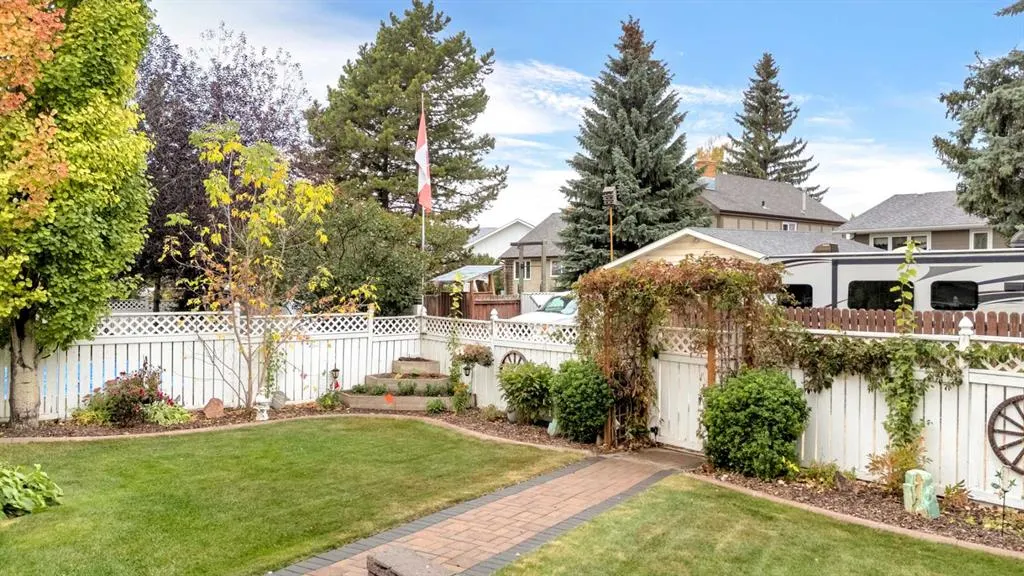 18 Asmundsen Close