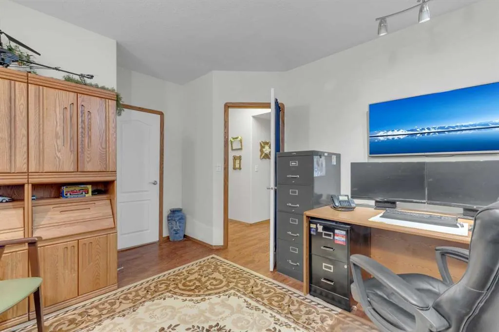 18 Asmundsen Close