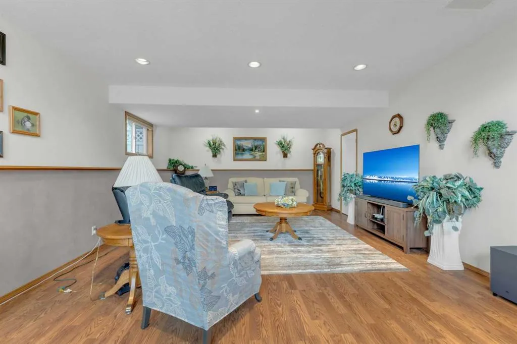 18 Asmundsen Close