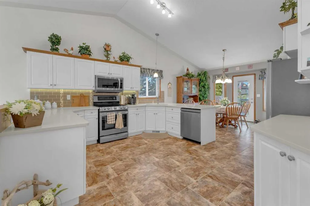 18 Asmundsen Close