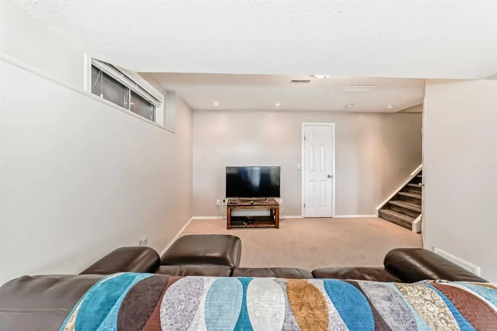 48 Bridleglen Road SW