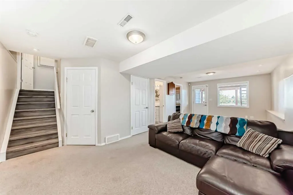 48 Bridleglen Road SW