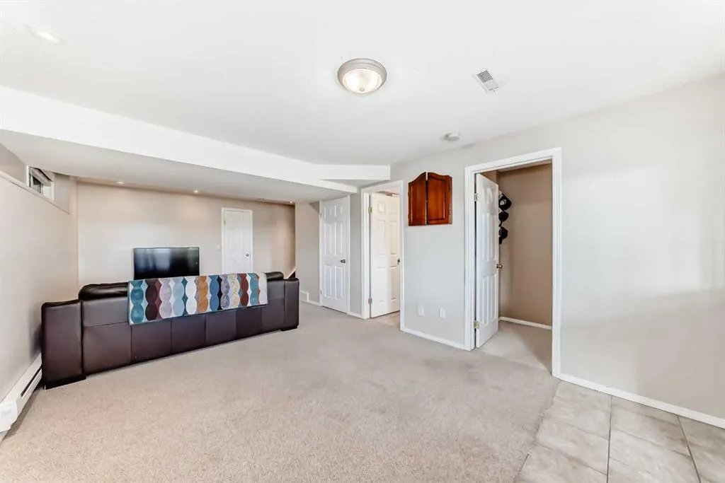 48 Bridleglen Road SW