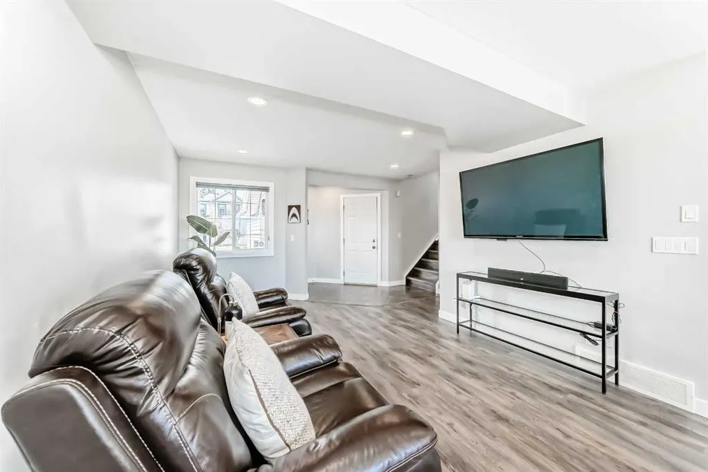 48 Bridleglen Road SW