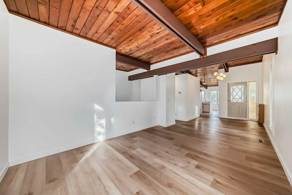 15 Arlington Bay SE