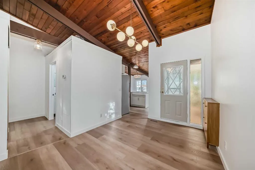 15 Arlington Bay SE