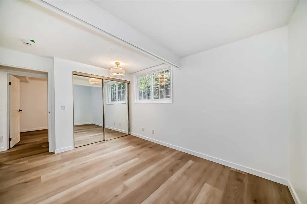 15 Arlington Bay SE