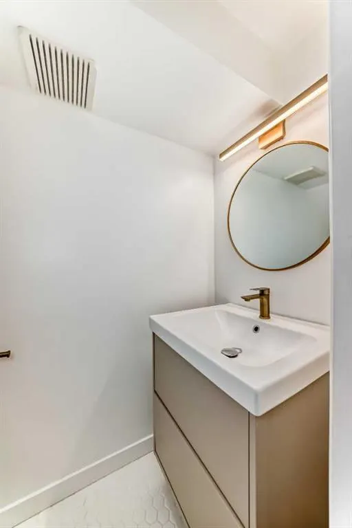 15 Arlington Bay SE