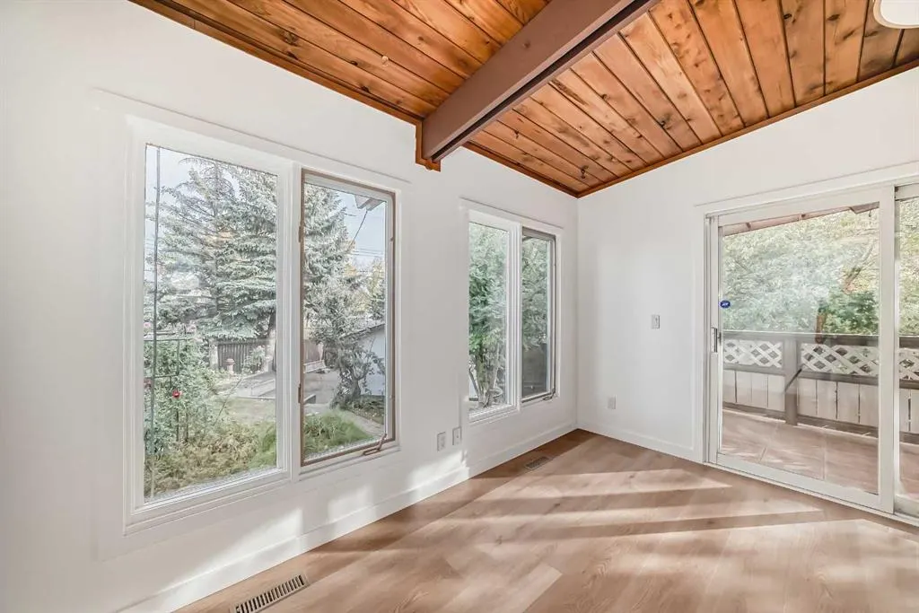 15 Arlington Bay SE