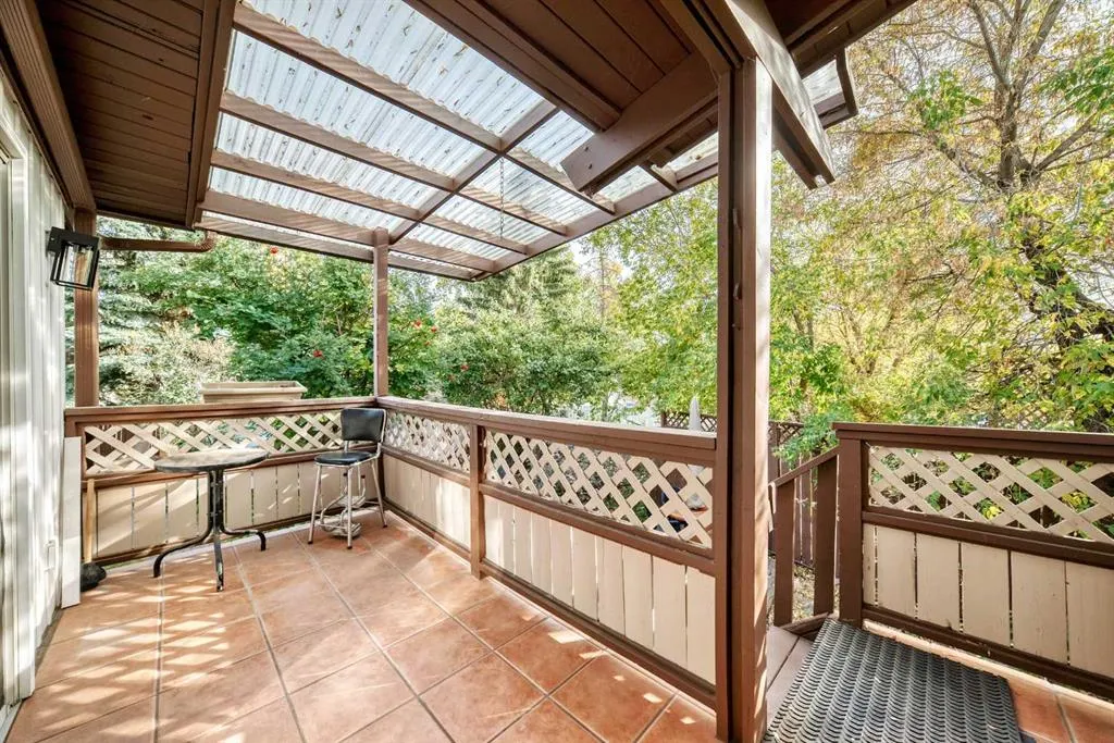 15 Arlington Bay SE