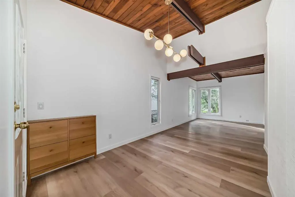 15 Arlington Bay SE