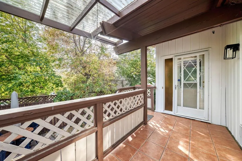 15 Arlington Bay SE