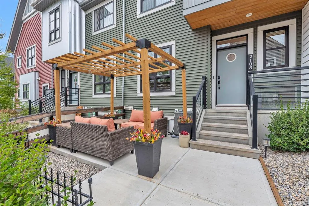 100 Walgrove Court SE, #2108