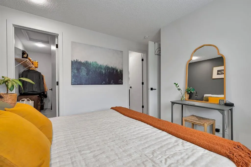 100 Walgrove Court SE, #2108