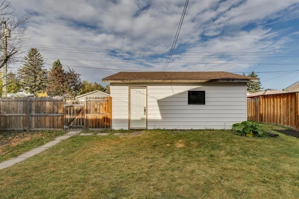 1304 Lake Sylvan Drive SE