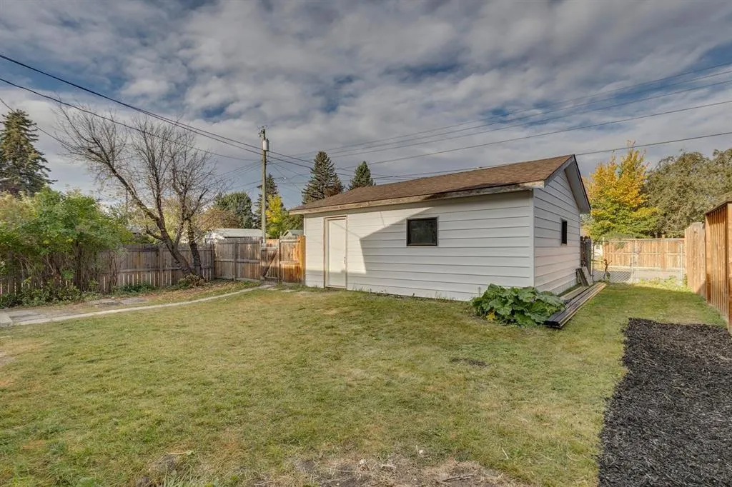 1304 Lake Sylvan Drive SE