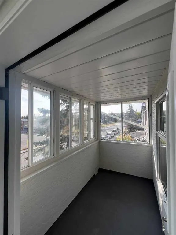 4944 8 Avenue SW, #202
