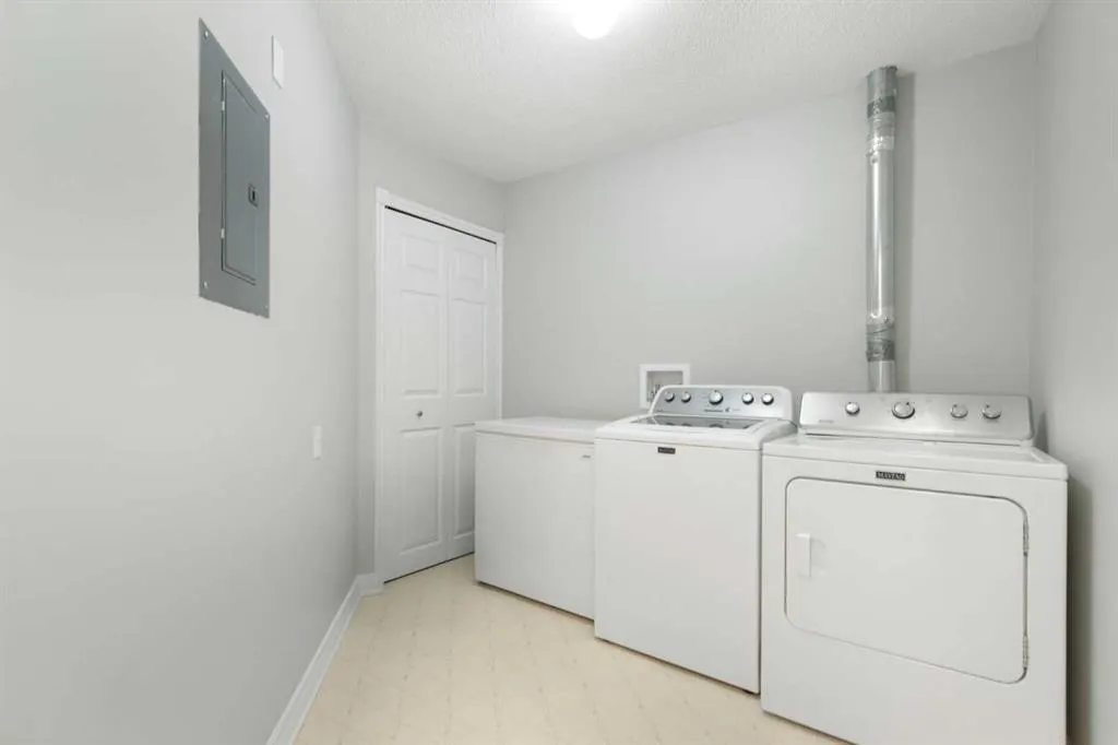 4944 8 Avenue SW, #202