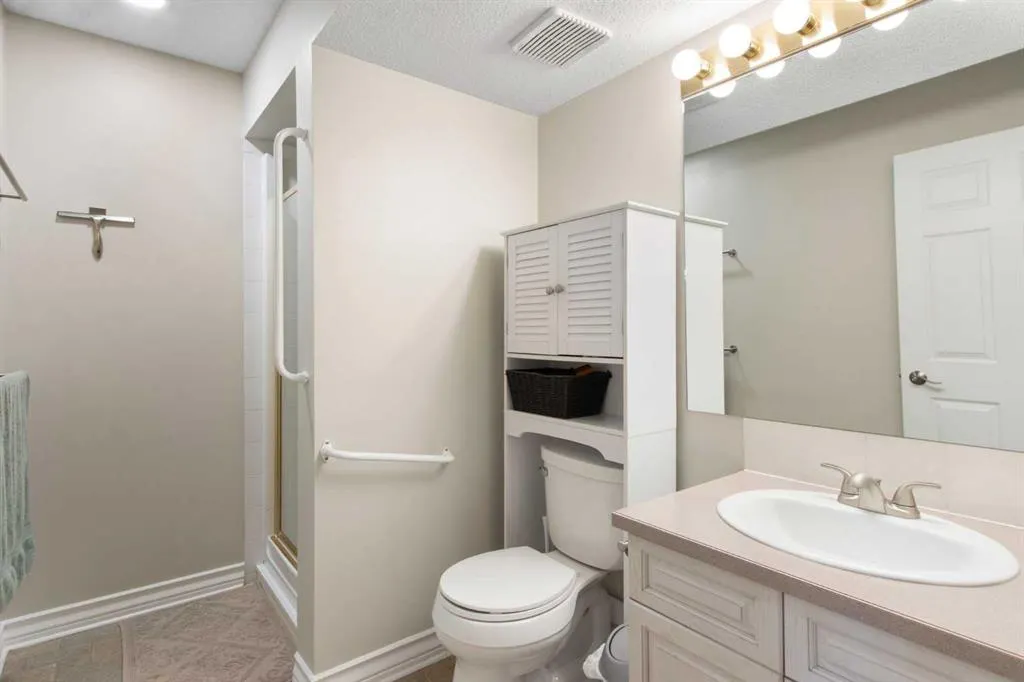 4944 8 Avenue SW, #202