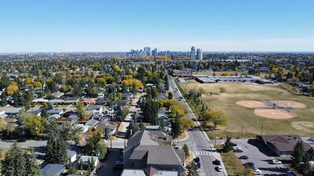4944 8 Avenue SW, #202