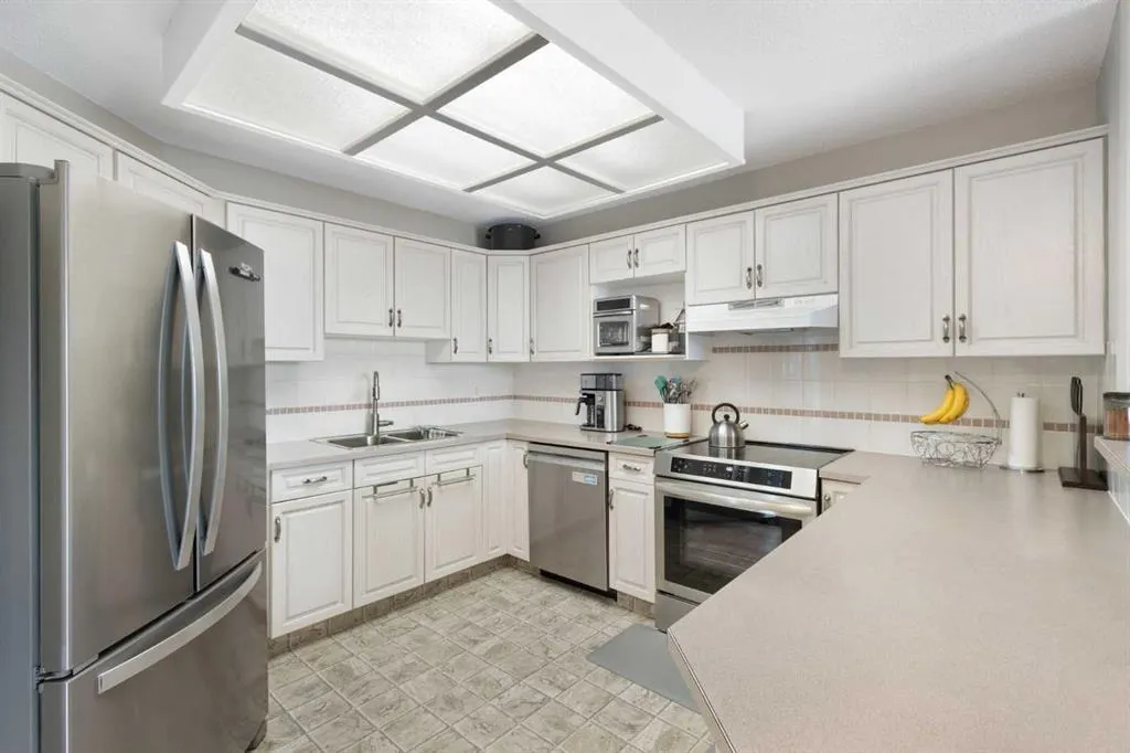 4944 8 Avenue SW, #202