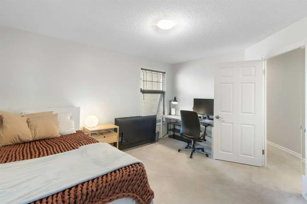 4944 8 Avenue SW, #202