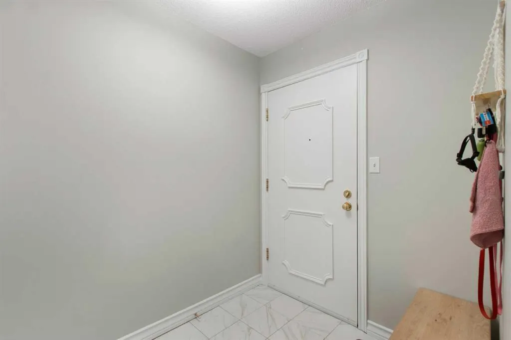 4944 8 Avenue SW, #202