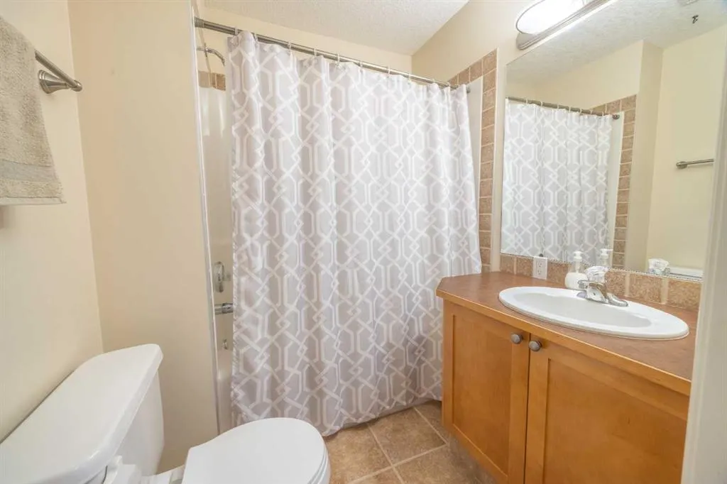 3423 5 Avenue NW, #2