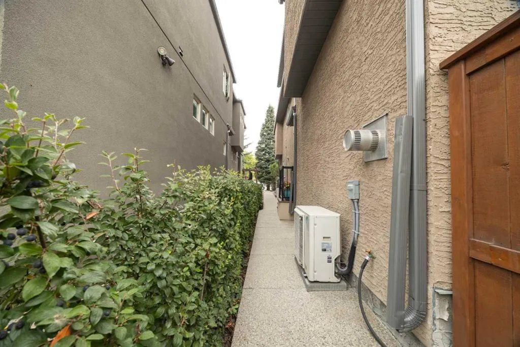 3423 5 Avenue NW, #2