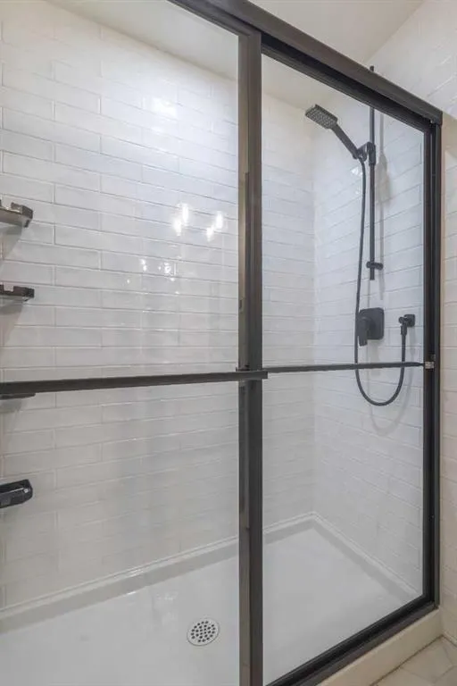 3423 5 Avenue NW, #2