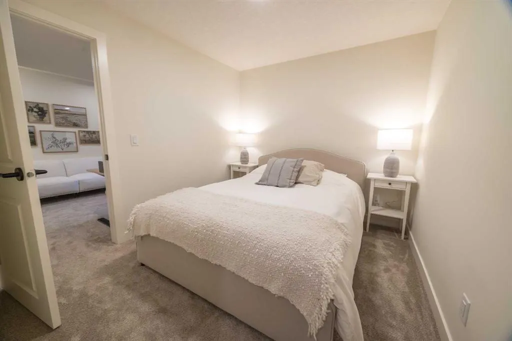 3423 5 Avenue NW, #2