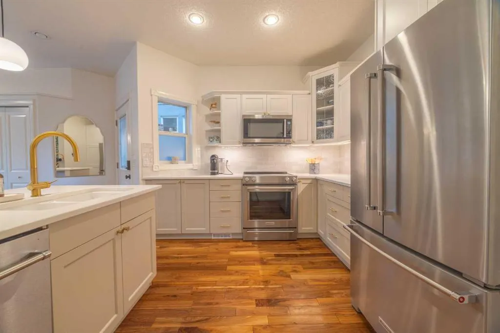 3423 5 Avenue NW, #2
