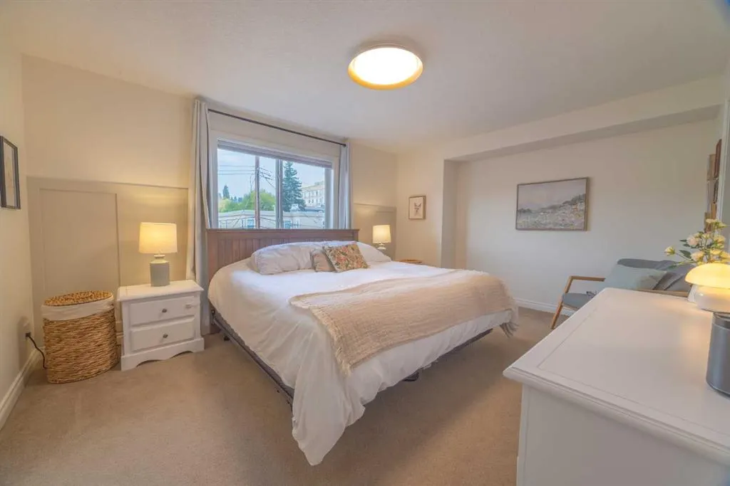 3423 5 Avenue NW, #2