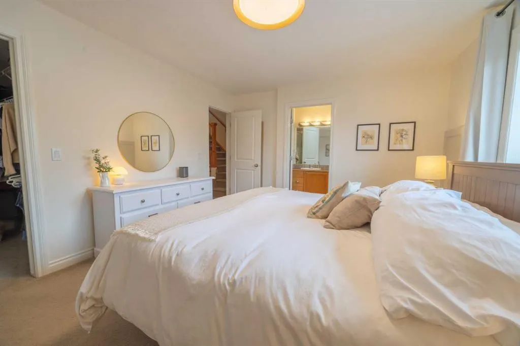 3423 5 Avenue NW, #2
