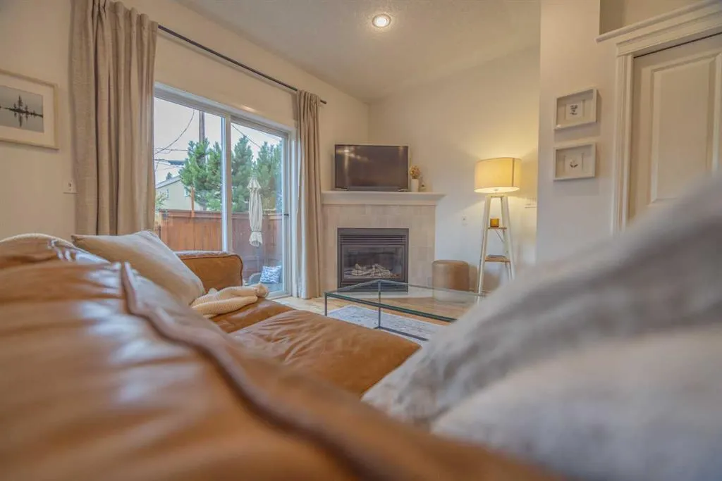 3423 5 Avenue NW, #2