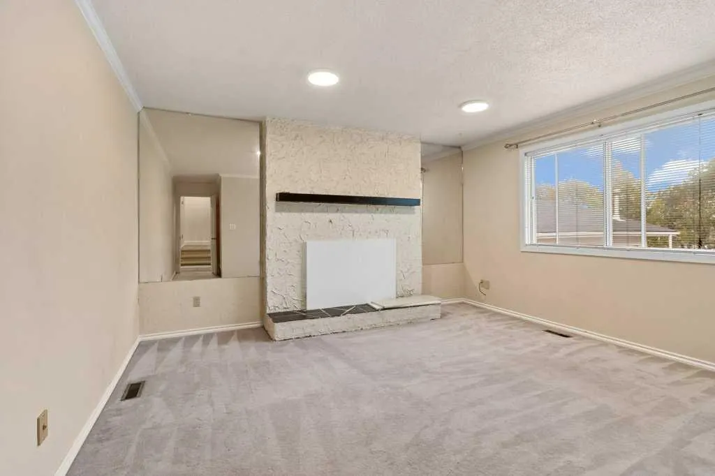59 Nyman Crescent