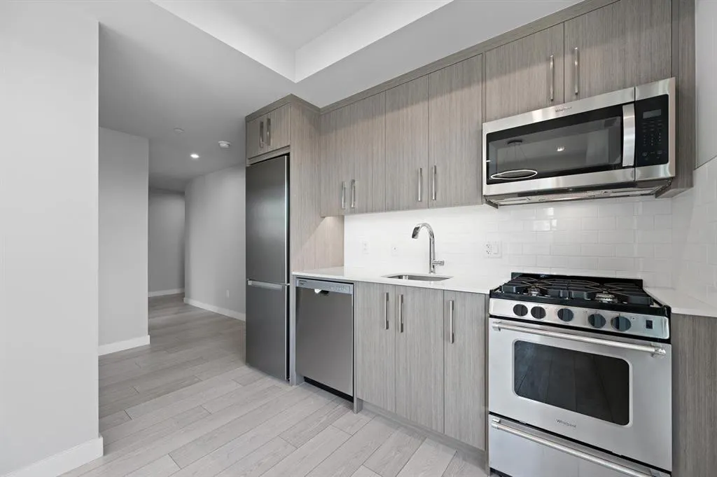 110 18A Street NW, #402