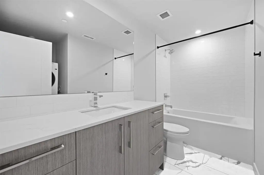110 18A Street NW, #402